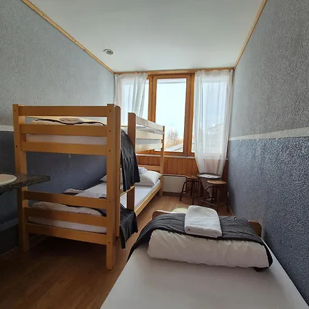 Tignousa De Groupes Et Individuels